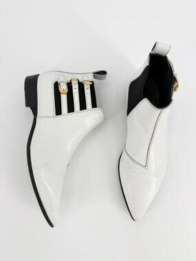 Gucci White Leather Gold Buckle Strap Ankle Booties Boots Size 38 EU 8 Low Heel